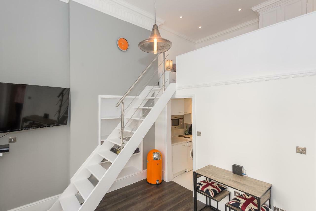 Modern Mezzanine Studio Bayswater * Londra